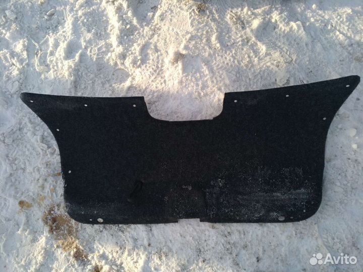 Обшивка крышки багажника Skoda Rapid 1