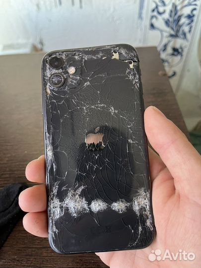 iPhone 11, 64 ГБ