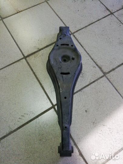 Рычаг под пружину задний Volkswagen Passat B6 BVY