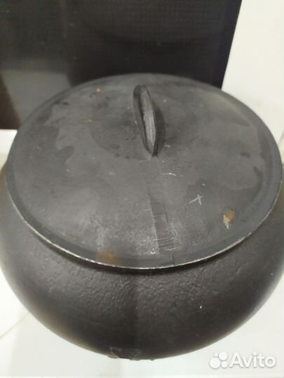 Чугунный горшок