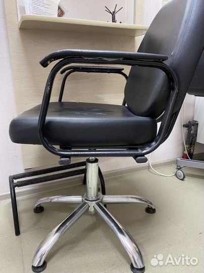 Парикмахерское кресло бу