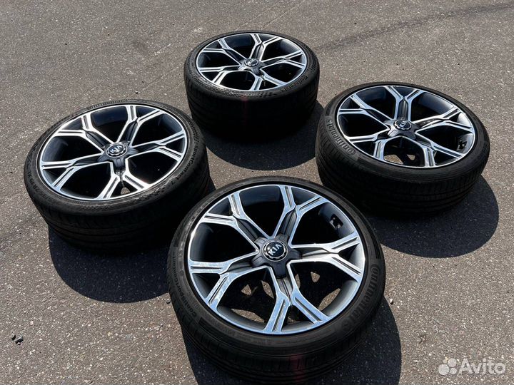 Комплект оригинальных колес R19 Kia Stinger GT