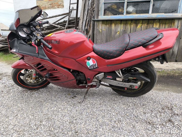 Suzuki RF400