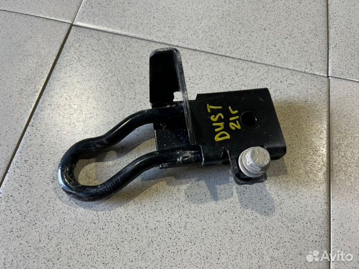 Крюк буксировочный Renault Duster пробег 47.000км
