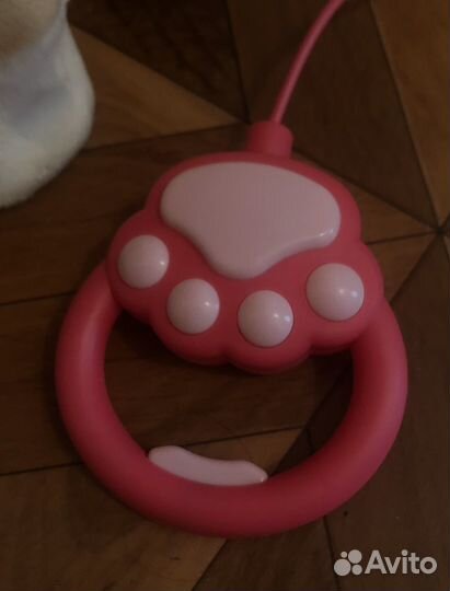 Собачка на пульти управления