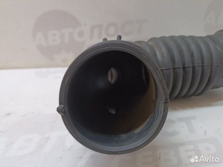 Патрубок воздушного фильтра Mitsubishi Outlander