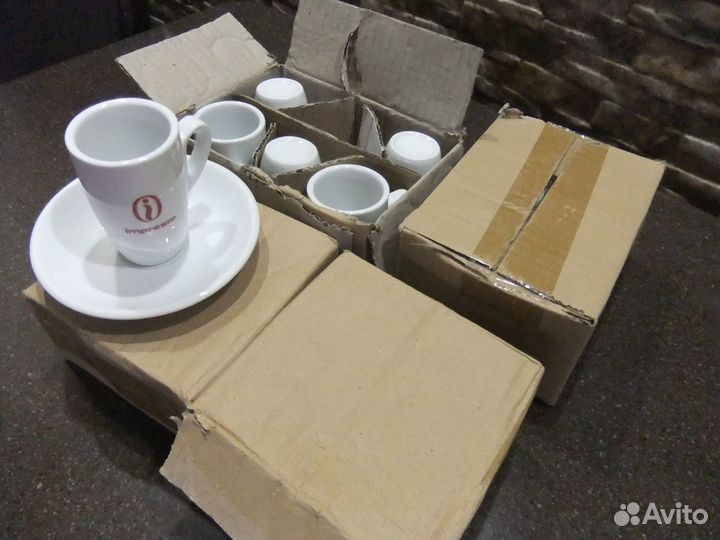 Набор чашек с блюдцами