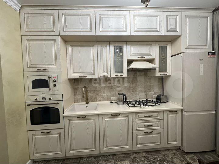 3-к. квартира, 80 м², 1/9 эт.