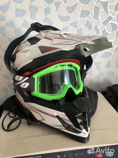 Кроссовый шлем с очками