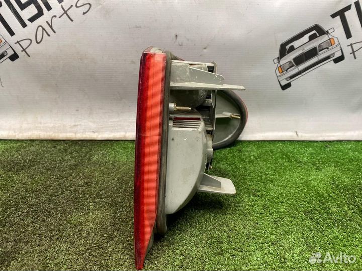 Фонарь задний левый Mercedes-Benz