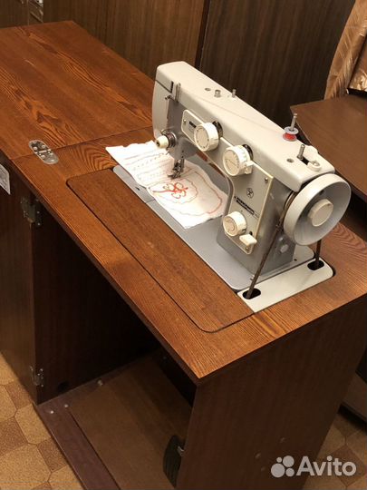 Швейная машинка Подольск-142, тумба