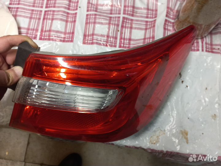 Фонарь задний правый внешний Toyota Camry V50