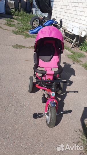 Детский велосипед с ручкой