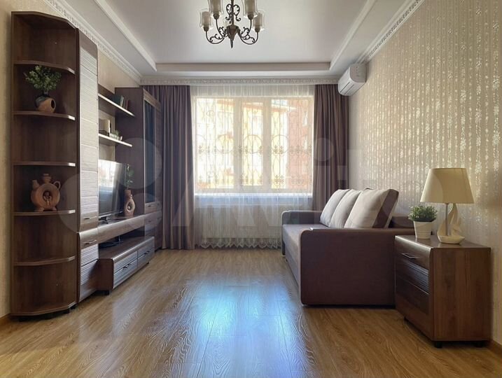 1-к. квартира, 42 м², 1/5 эт.