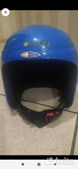 Сноуборд (без крепления). Шлем горнолыжный