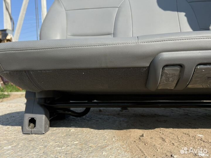Сиденья на hyundai grand starex 2014