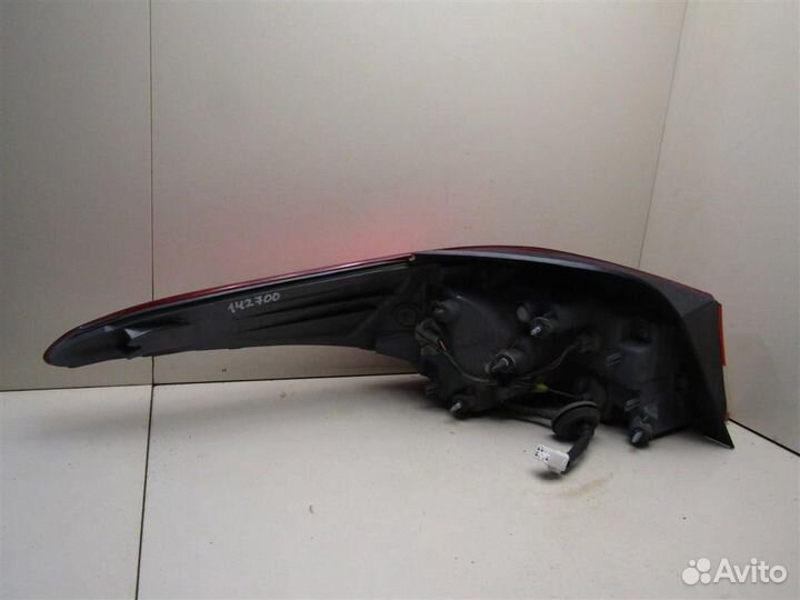 Фонарь задний наружный правый Hyundai Elantra 201