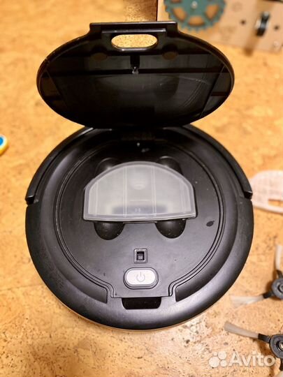 Робот пылесос redmond