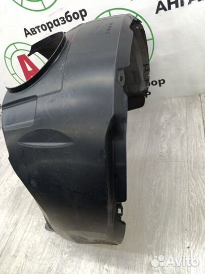 Подкрылок передний правый Ford Mondeo 3 седан 2.0L