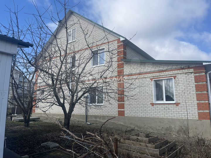 Дом 186,1 м² на участке 19,8 сот.