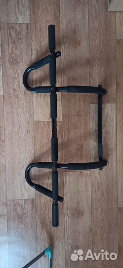 Турник дверной накладной Torneo