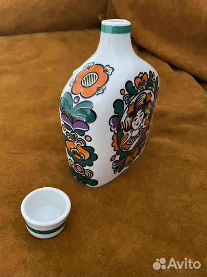 Коллекционная бутылочка с крышкой под алкоголь