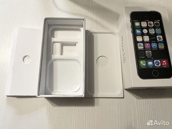 Коробка от iPhone 5s черный