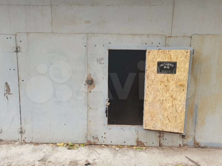 Гараж, > 30 м²