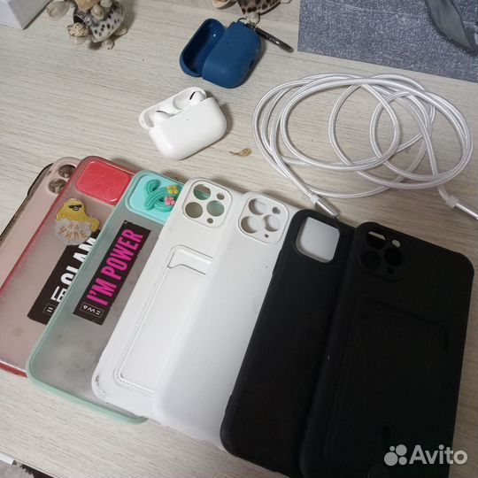 Чехлы iPhone 11promax, зарядка2м, наушники