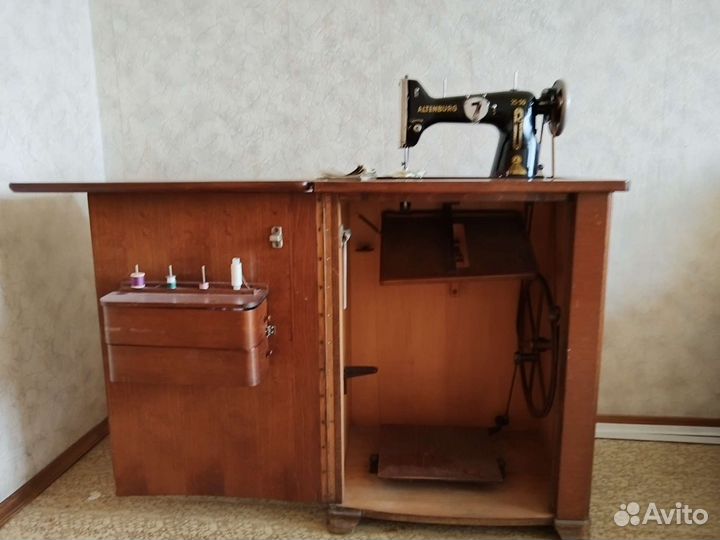Швейная машина altenburg