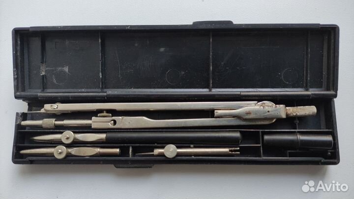 Готовальня СССР (циркуль, чертежный набор)