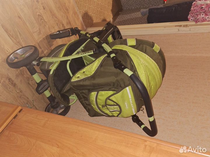 Прогулочная коляска