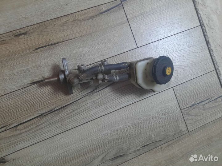 Главный тормозной цилиндр Honda CiviC EU1