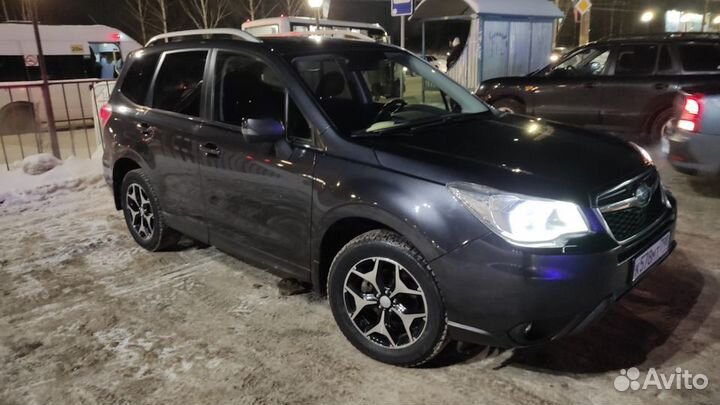 Заднее стекло на Subaru Forester SJ Замена