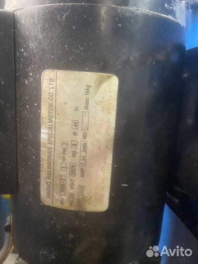 Подъемник автомобильный гидравлический