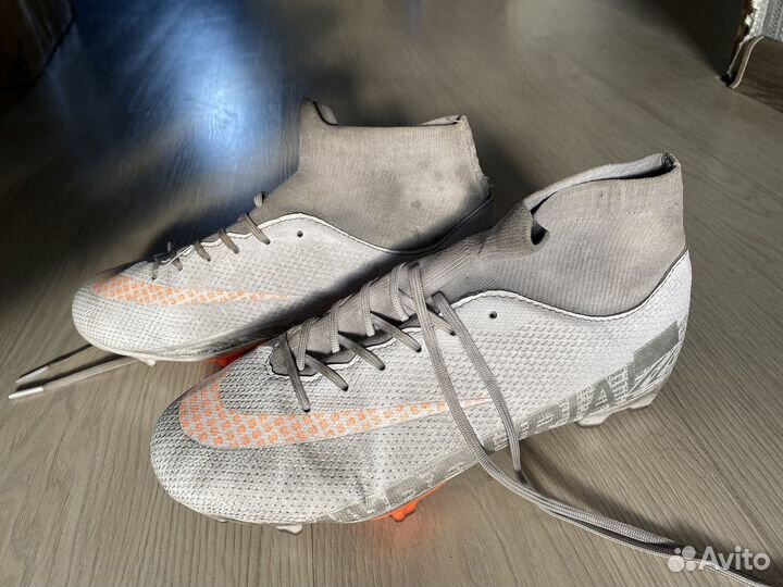 Футбольные бутсы