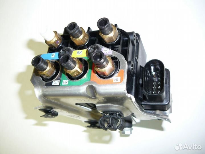 Блок клапанов Порш Панамера, 97035815302