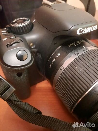 Зеркальный фотоаппарат Canon EOS 550D