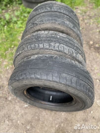 Pirelli Carrier 215/70 R15C 107S