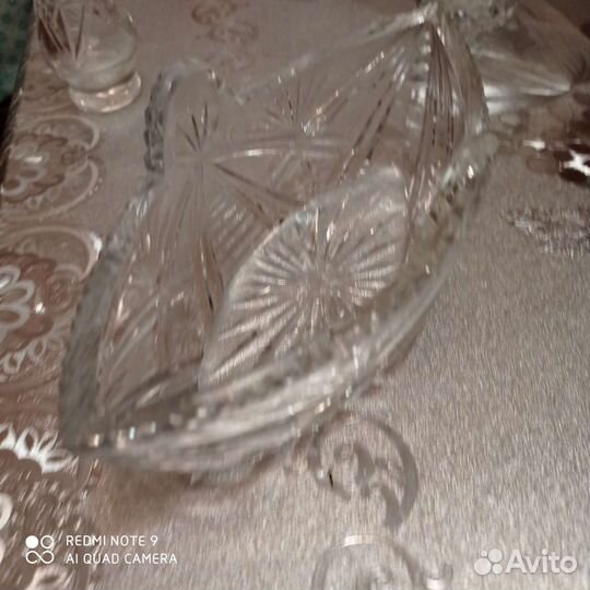 Хрустальная конфетница и вазы