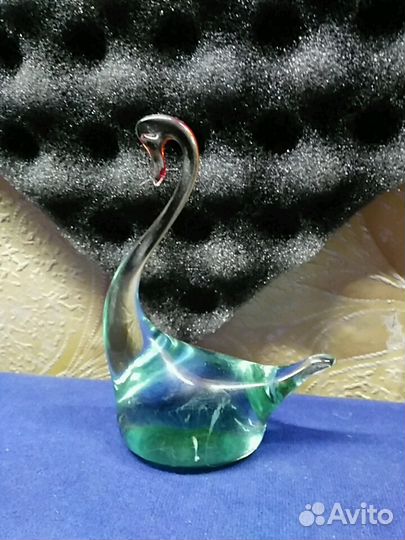 Лебедь стеклянный