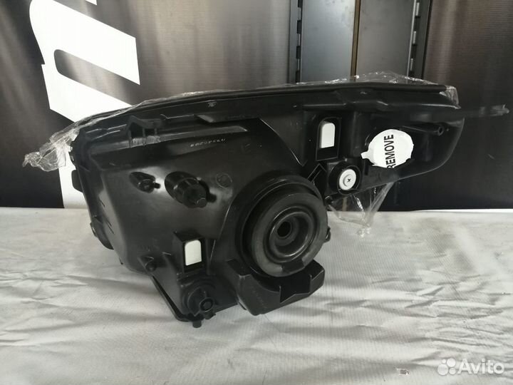Фара правая toyota RAV 4 2003-2005 21211F6rldem
