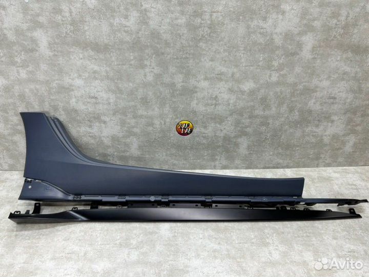 Накладка порога правая Toyota Supra A90