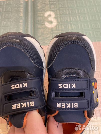 Кроссовки детские