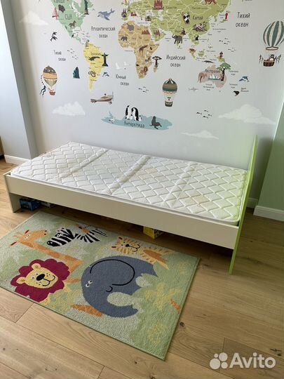 Детская кровать и мебель