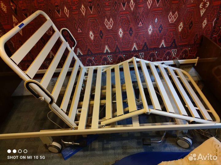 Медицинская кровать для лежачих больных