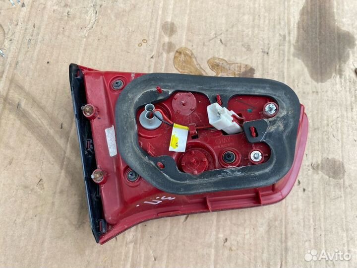 Фонарь задний правый Kia Sportage 3 дефект