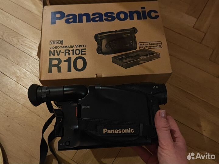 Видеокамера panasonic NV-r10e