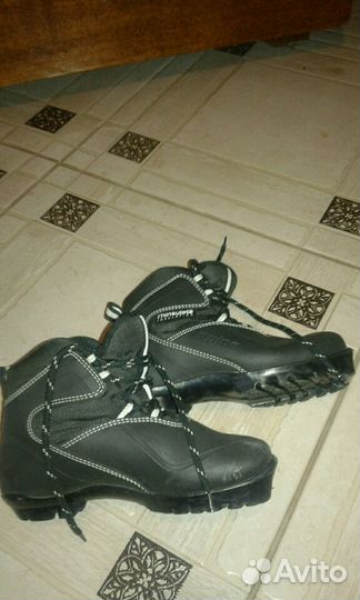 Ботинки лыжные