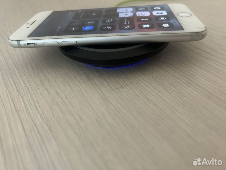 Беспроводное зарядное устройство Momax